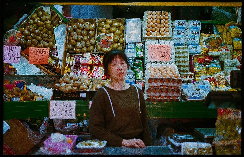 retrato, mujer, frutas, luz artificial, desenfoque